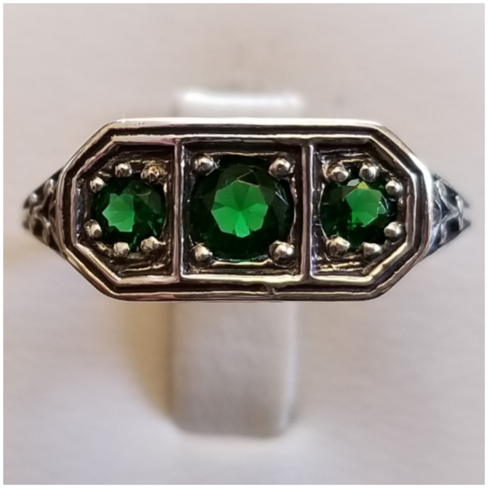 Genuine 1ct Emerald Art Deco Ring Size 9